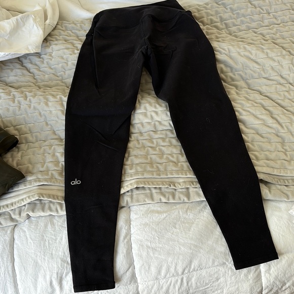 ALO Yoga Kids Black Leggings - Picture 3 of 3